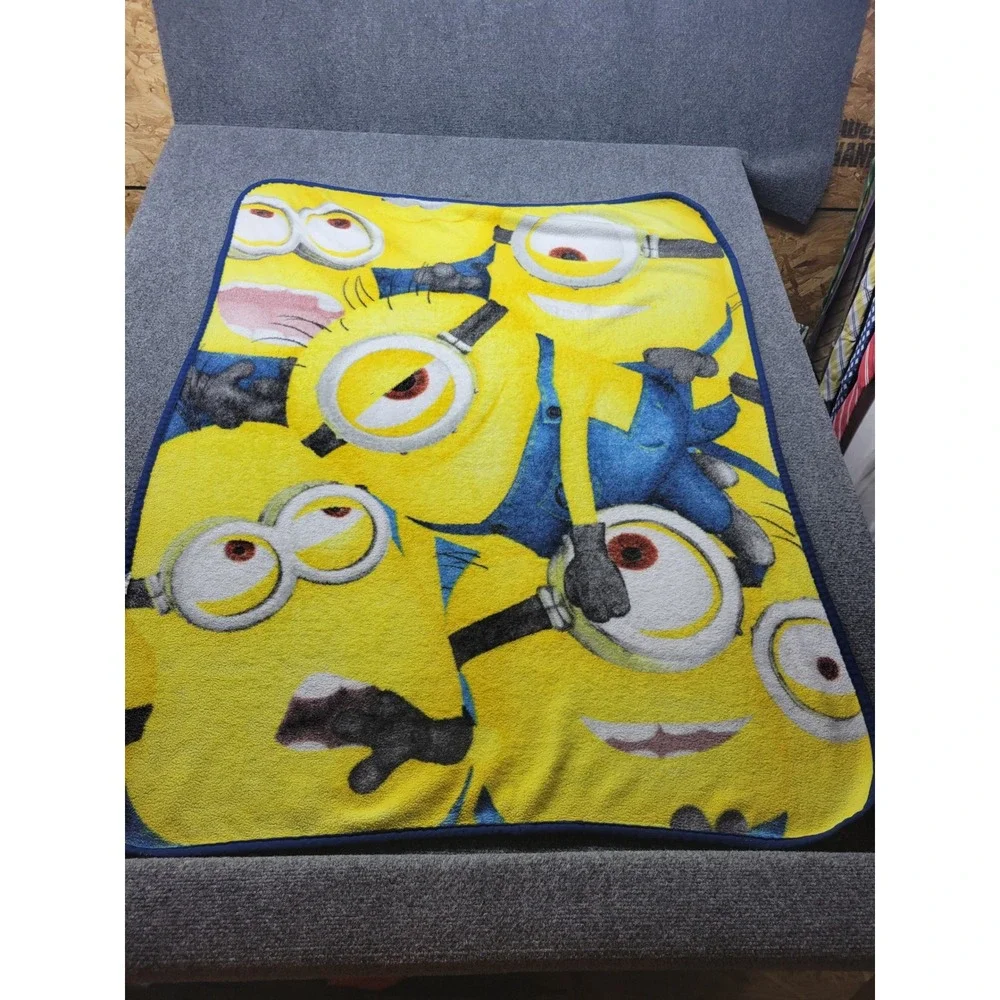 Despicable Me Minions Throw Blanket 48x38 Fleece Universal Studios Plush